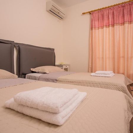Pistakion Houses Aegina Экстерьер фото